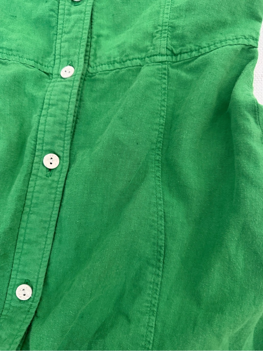 Green Button-Front Ruffle Hem Dress - Picture 4 of 4